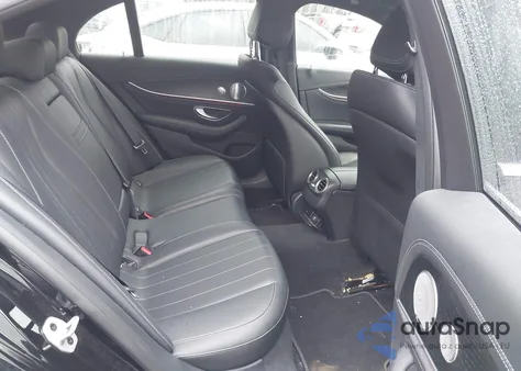 2019 Mercedes-Benz E 300 4Matic z USA, uszkodzony, nr VIN WDDZF4KB1KA548443